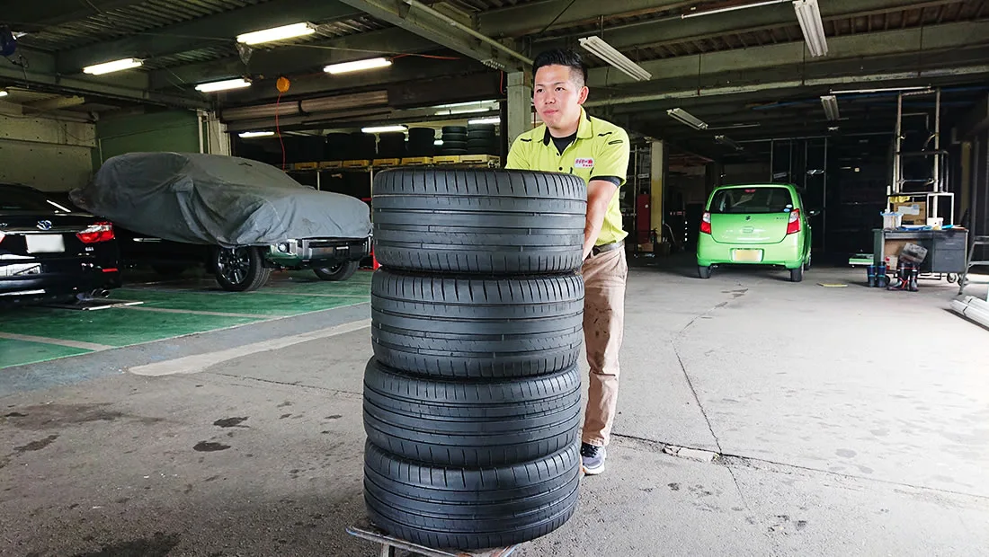 タイヤ保管サービス